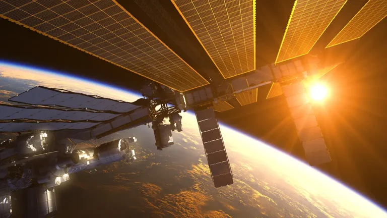 Ilustração de um satélite captando energia solar no espaço e transmitindo eletricidade sem fios para a Terra via micro-ondas.