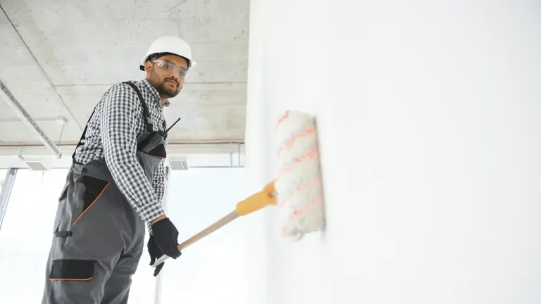 Amostra da tinta mais branca do mundo criada pela Universidade de Purdue, que reflete 98% da luz solar e resfria superfícies.