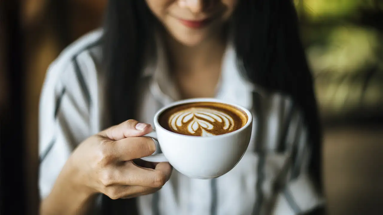 Bebida alternativa para substituir o café focada em biohacking e produtividade