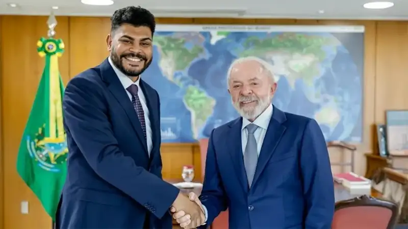 Filho de diarista e pedreiro, ex-garçom vence concurso mais difícil do país e toma posse como Diplomata no Itamaraty